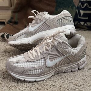 Nike Women's Light Beige Sneakers